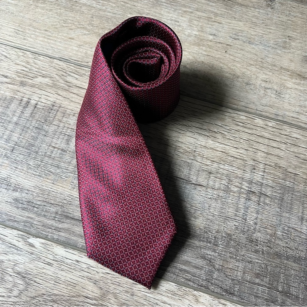 Club Room Red Tie